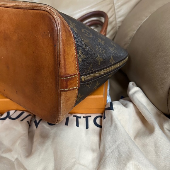 Authentic Louis Vuitton ALMA pm monogram - Picture 5 of 13